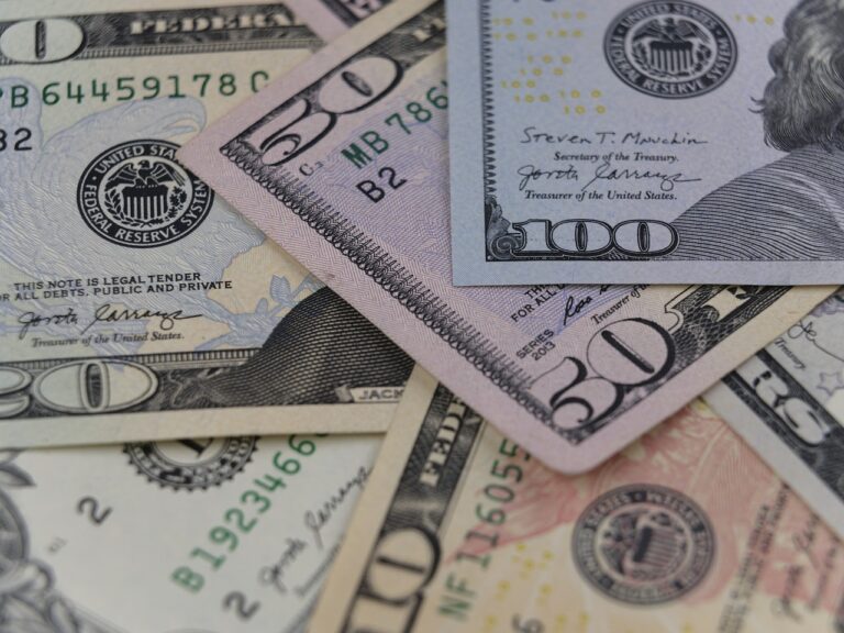 Exploring the Potential of AI in Retail Warehousing